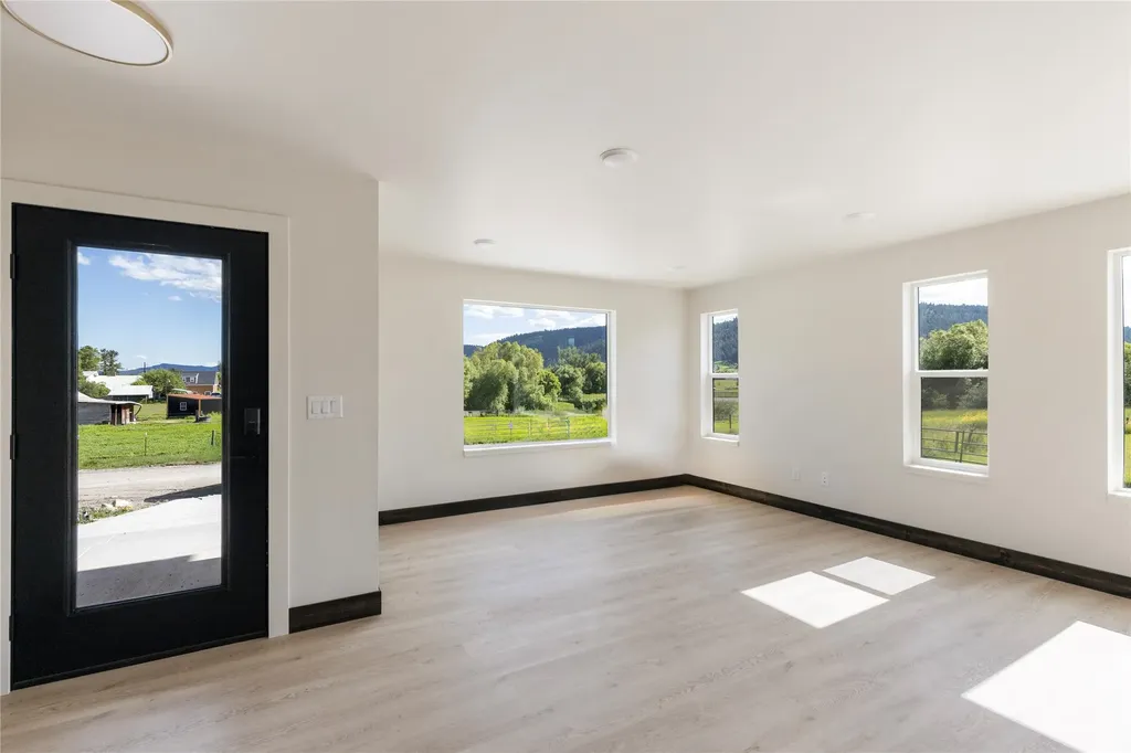 869 9th Street W Kalispell MT 59901