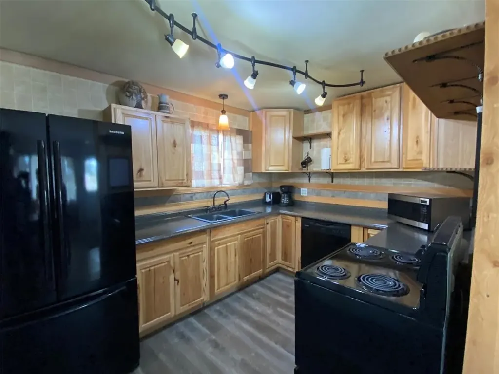 523 W Peterson Avenue Deer Lodge MT 59722