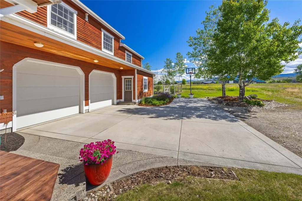 674 Bittersweet Way Corvallis MT 59828