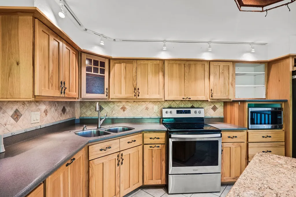 142 W Reserve Drive Kalispell MT 59901