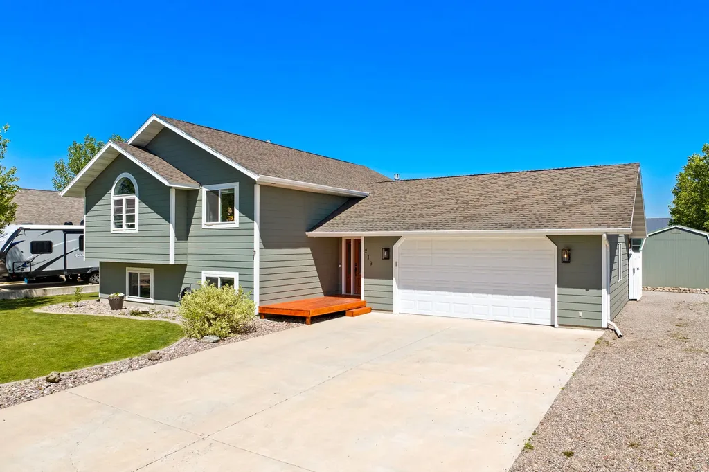 213 38th Avenue NE Great Falls MT 59404