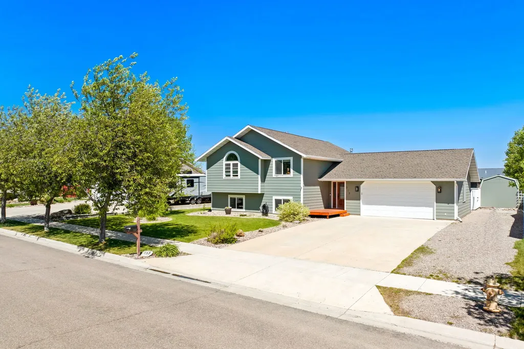 213 38th Avenue NE Great Falls MT 59404