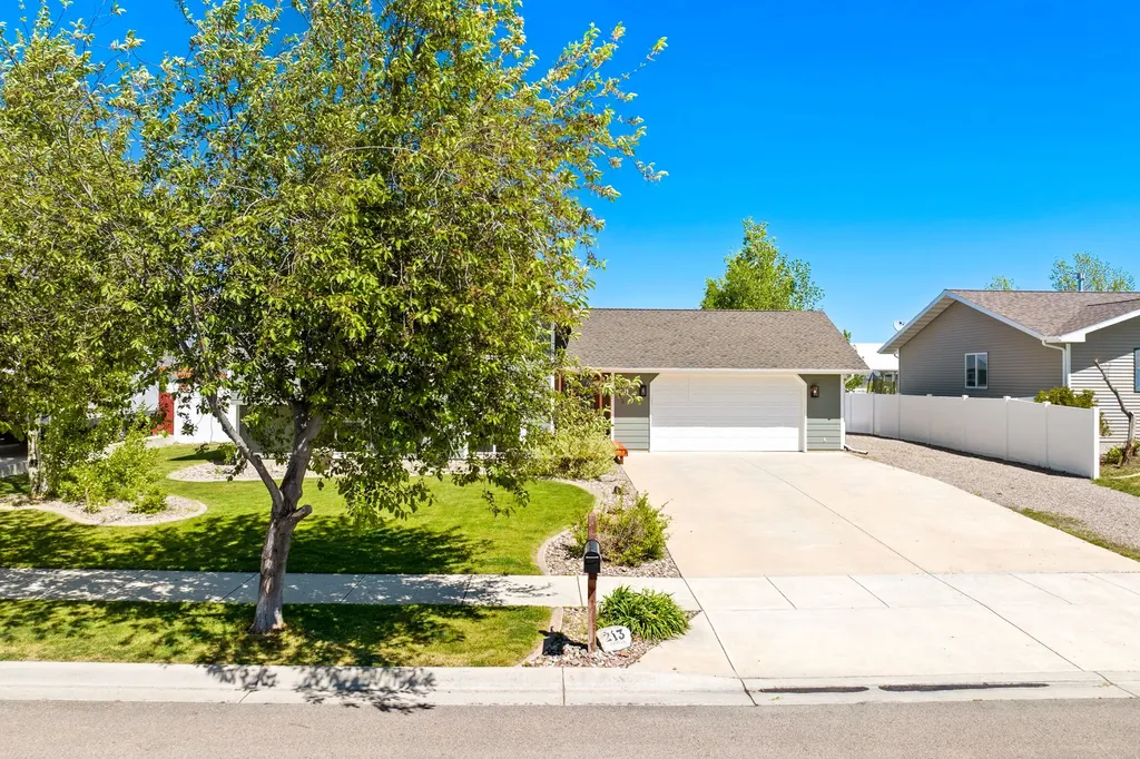 213 38th Avenue NE Great Falls MT 59404