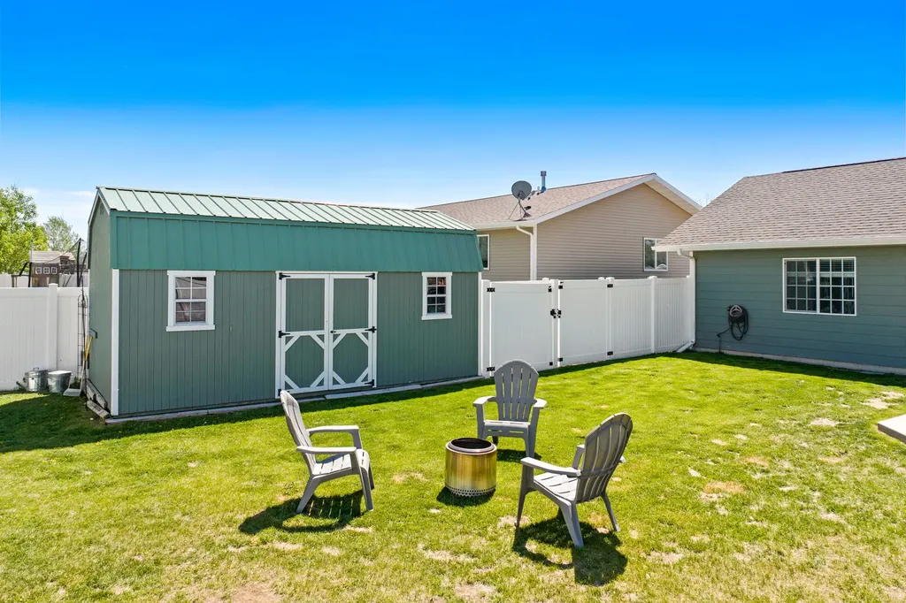 213 38th Avenue NE Great Falls MT 59404