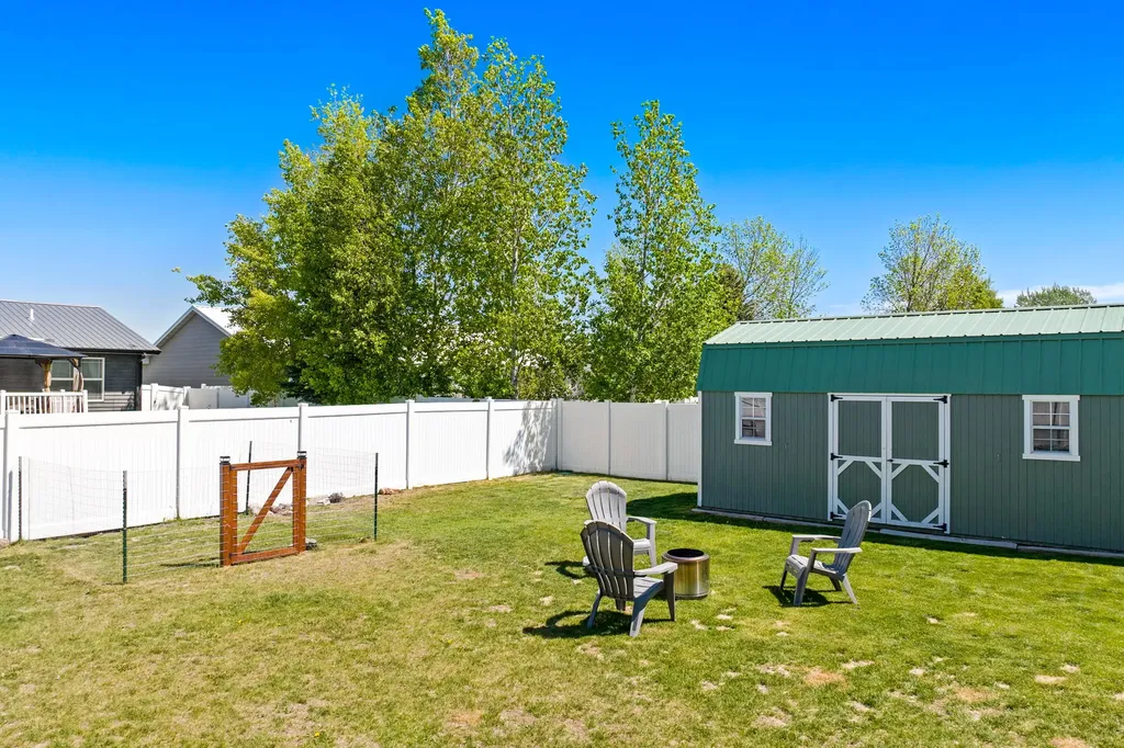 213 38th Avenue NE Great Falls MT 59404