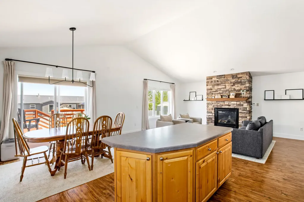 213 38th Avenue NE Great Falls MT 59404