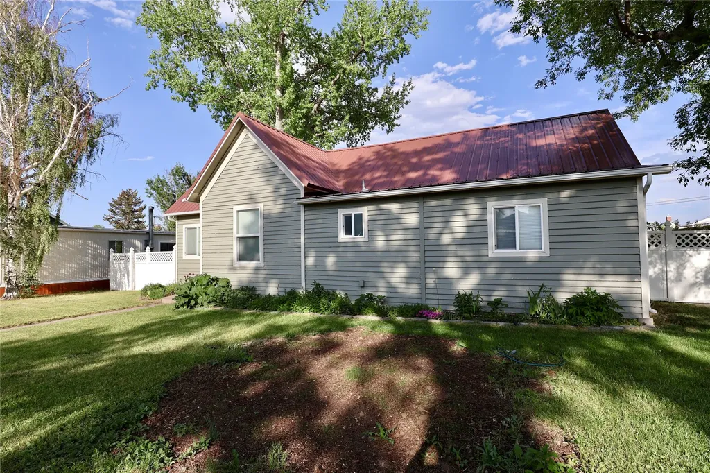 118 2nd Street N Cascade MT 59421