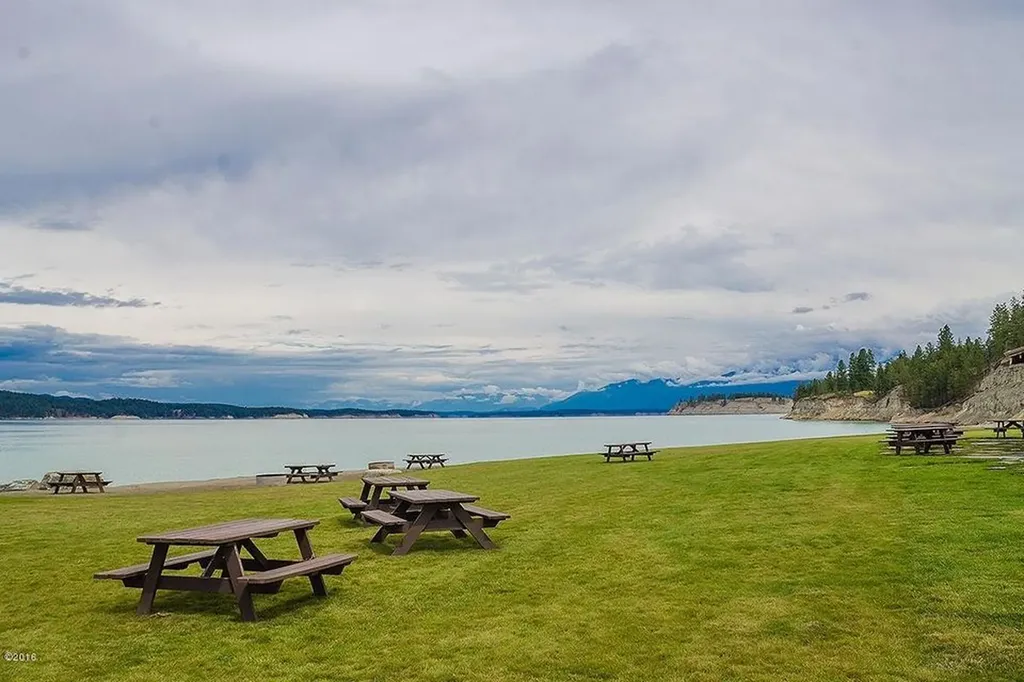 399 Kokanee Drive W Rexford MT 59930