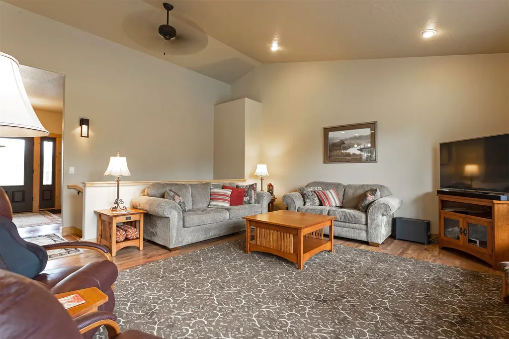 5565 White Tail Lane Florence MT 59833