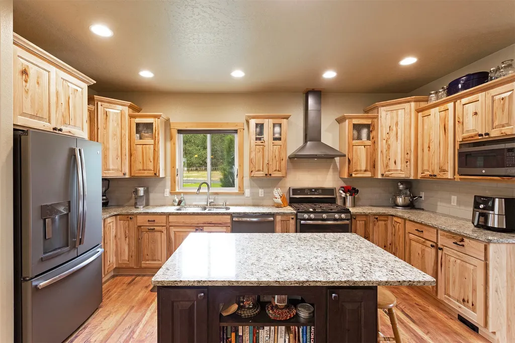 5565 White Tail Lane Florence MT 59833