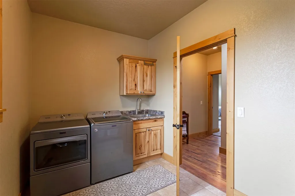 5565 White Tail Lane Florence MT 59833