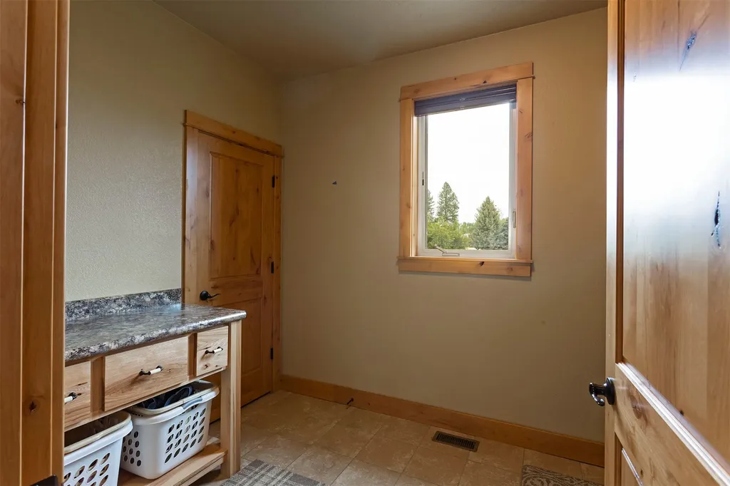 5565 White Tail Lane Florence MT 59833
