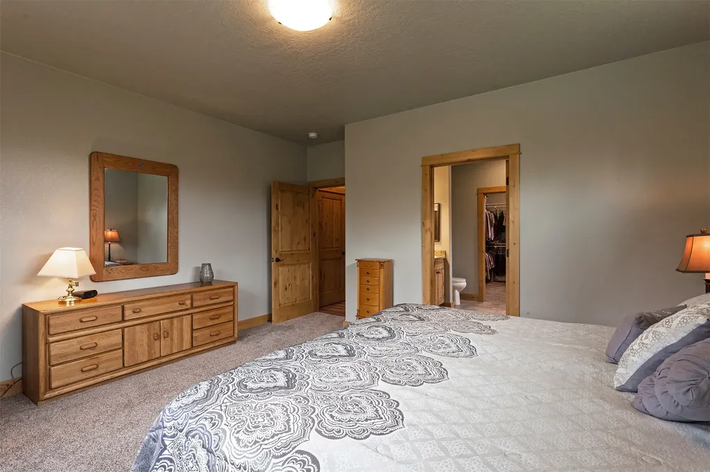 5565 White Tail Lane Florence MT 59833