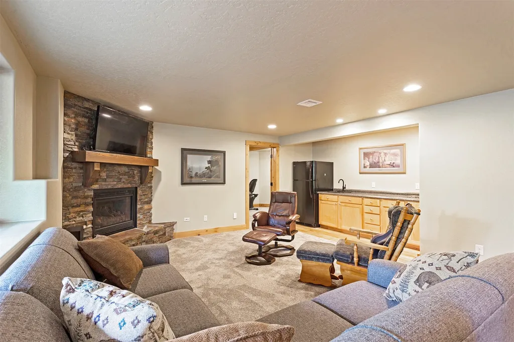 5565 White Tail Lane Florence MT 59833