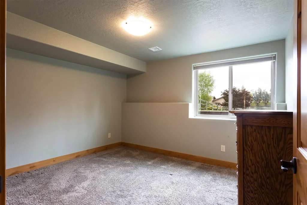 5565 White Tail Lane Florence MT 59833