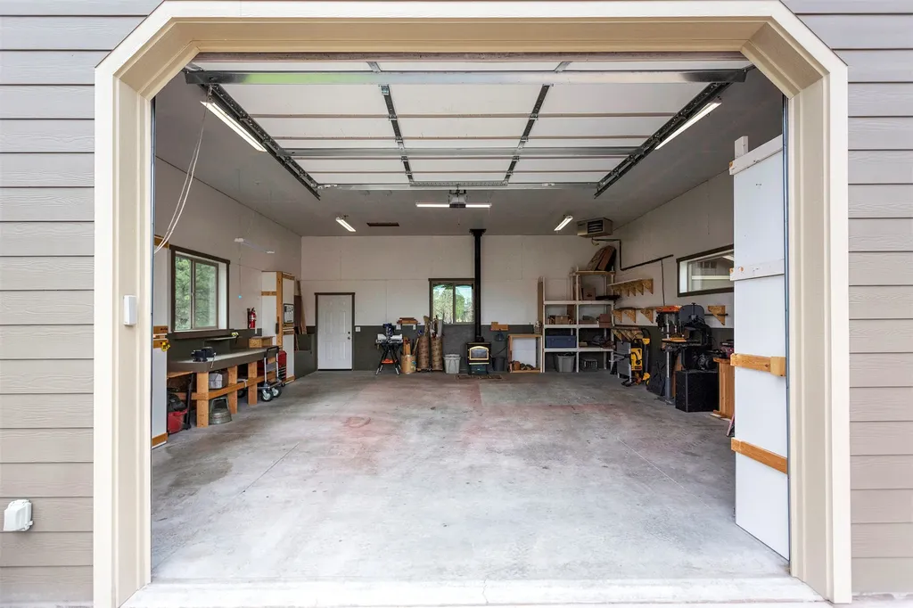 5565 White Tail Lane Florence MT 59833