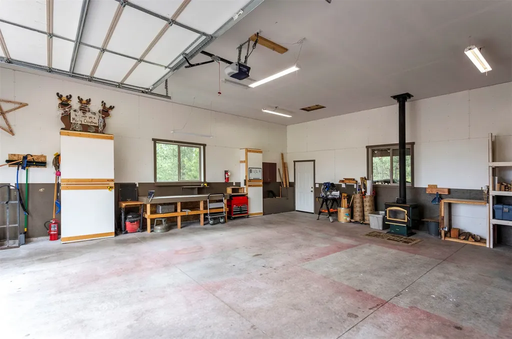 5565 White Tail Lane Florence MT 59833