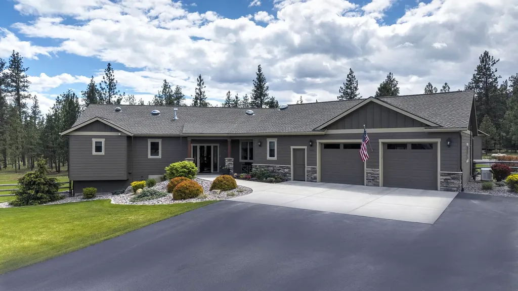 5565 White Tail Lane Florence MT 59833