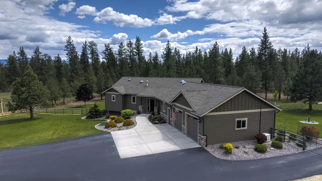 5565 White Tail Lane Florence MT 59833