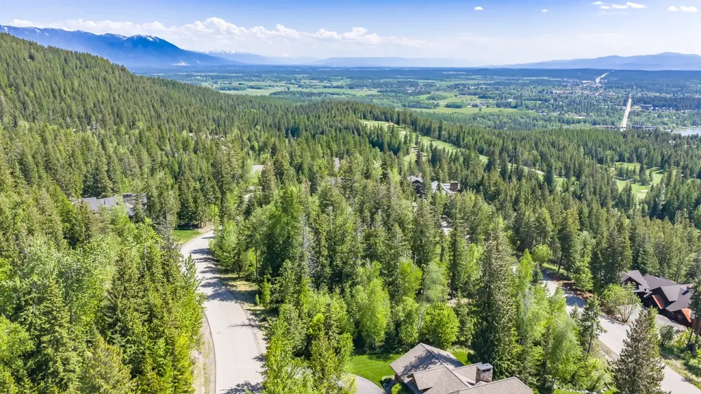 250 N Shooting Star Circle Whitefish MT 59937