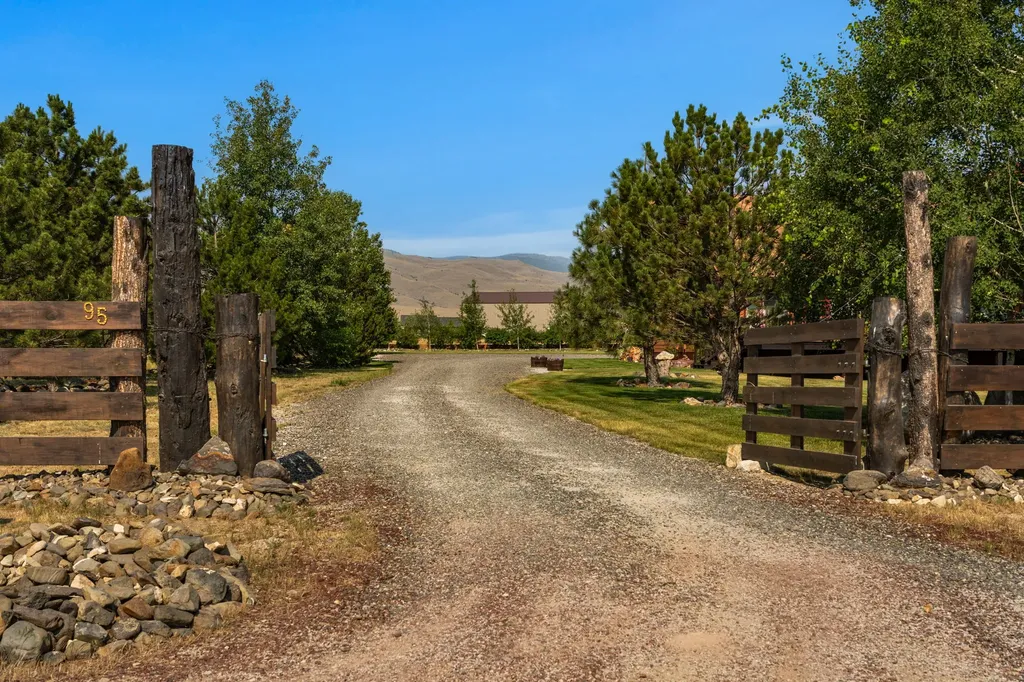 95 Cactus Lane Townsend MT 59644