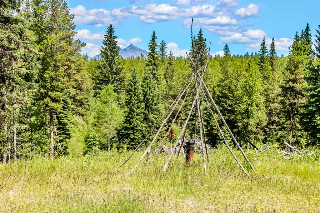 16445 North Fork Road Polebridge MT 59928