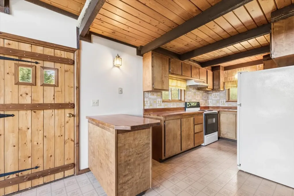 212 Swamp View Lane Kila MT 59920