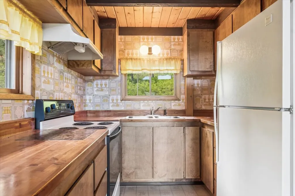 212 Swamp View Lane Kila MT 59920