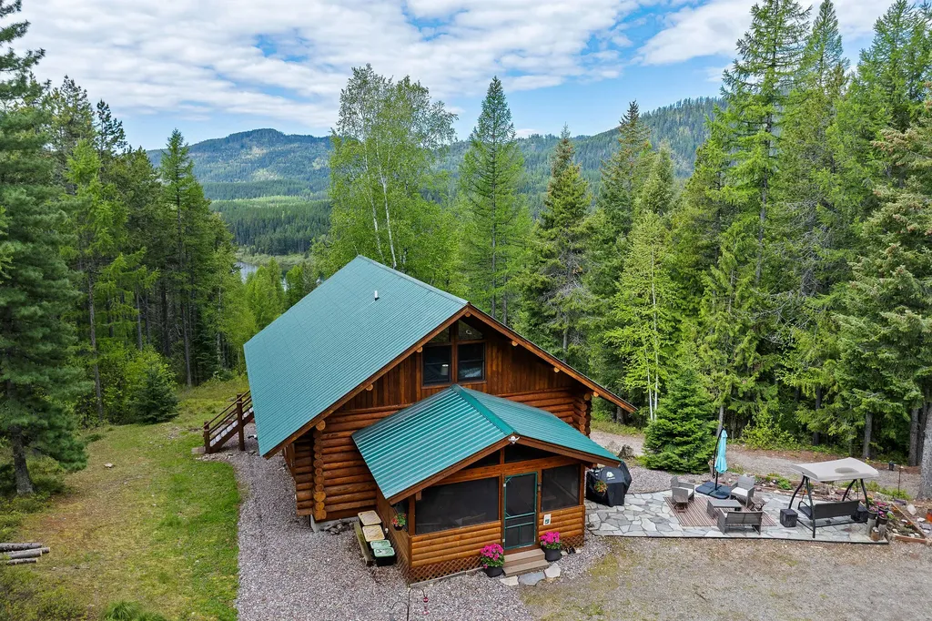 1087 Lakeview Lane Columbia Falls MT 59912