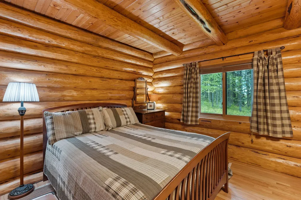 1087 Lakeview Lane Columbia Falls MT 59912