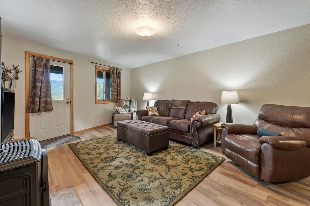 1087 Lakeview Lane Columbia Falls MT 59912