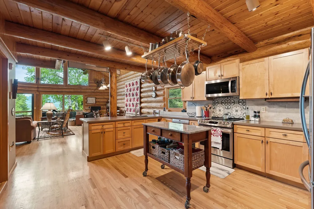 1087 Lakeview Lane Columbia Falls MT 59912