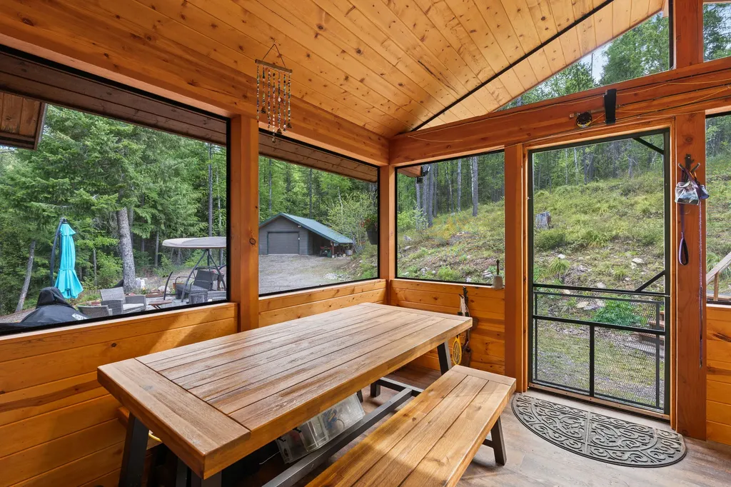 1087 Lakeview Lane Columbia Falls MT 59912