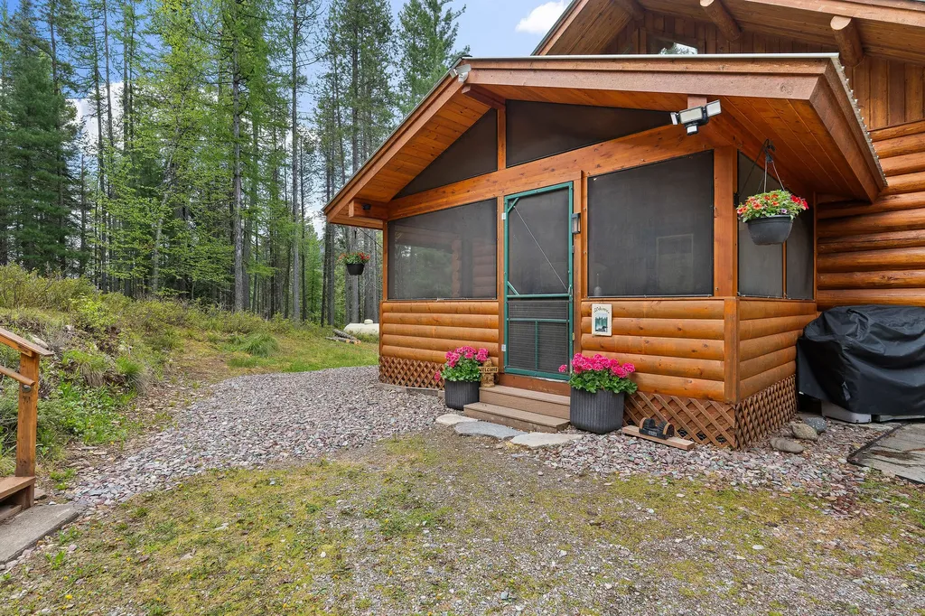 1087 Lakeview Lane Columbia Falls MT 59912