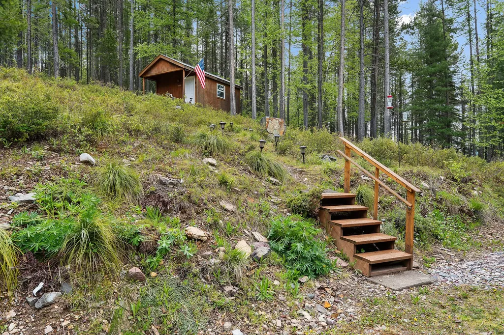1087 Lakeview Lane Columbia Falls MT 59912