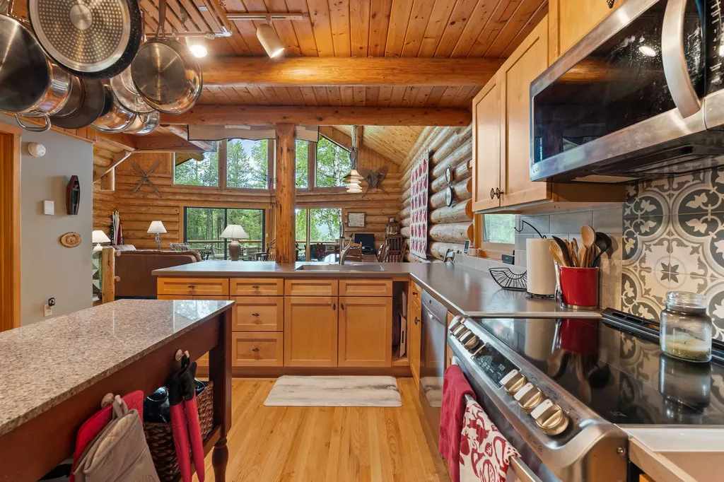 1087 Lakeview Lane Columbia Falls MT 59912