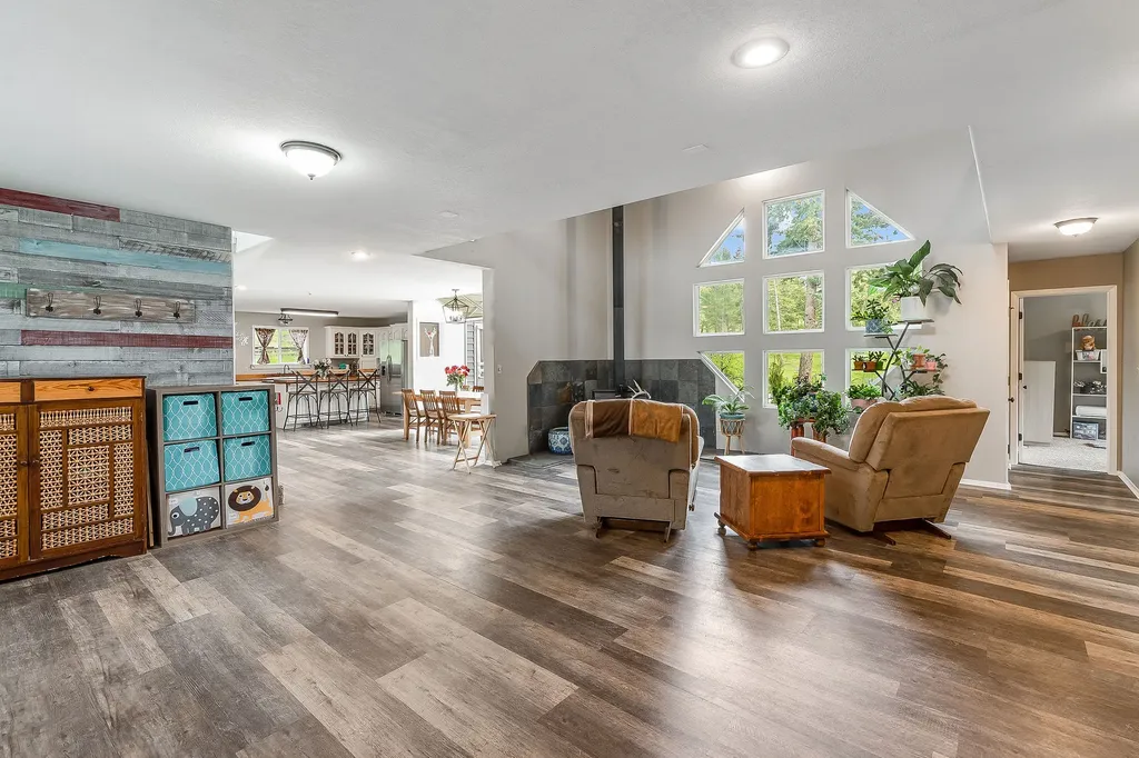 405 Buffalo Trail Somers MT 59932