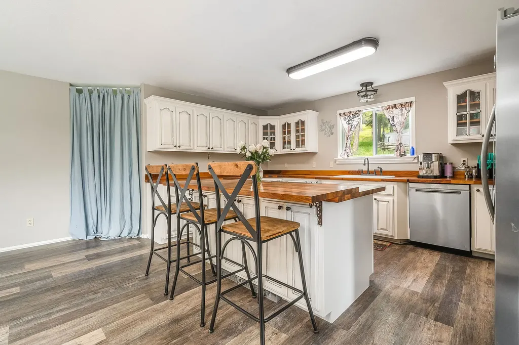 405 Buffalo Trail Somers MT 59932