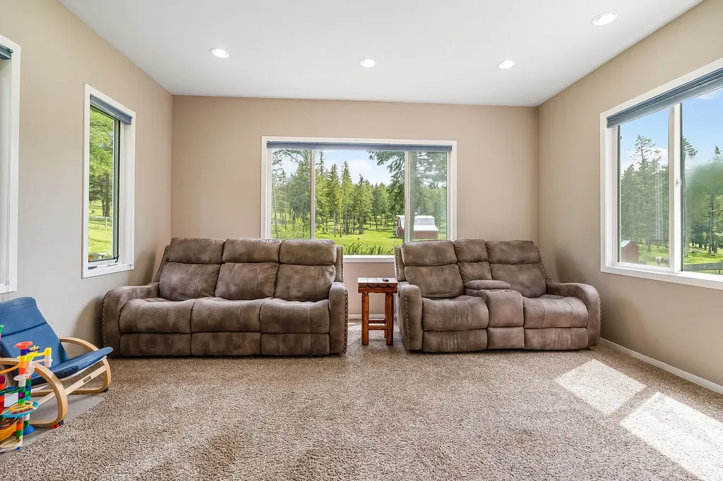 405 Buffalo Trail Somers MT 59932