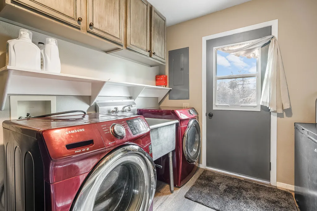 405 Buffalo Trail Somers MT 59932