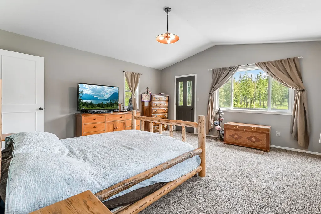 405 Buffalo Trail Somers MT 59932