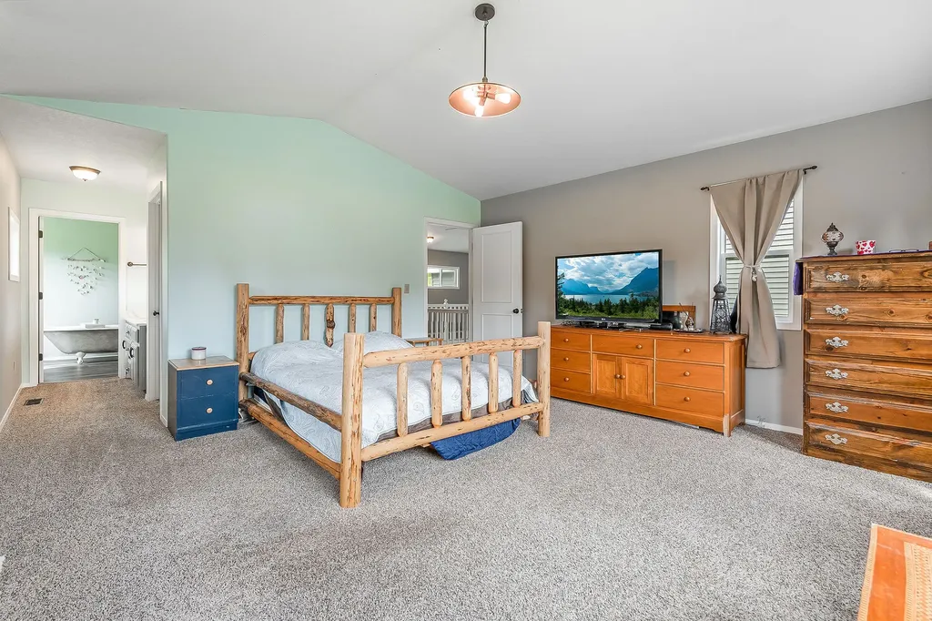 405 Buffalo Trail Somers MT 59932