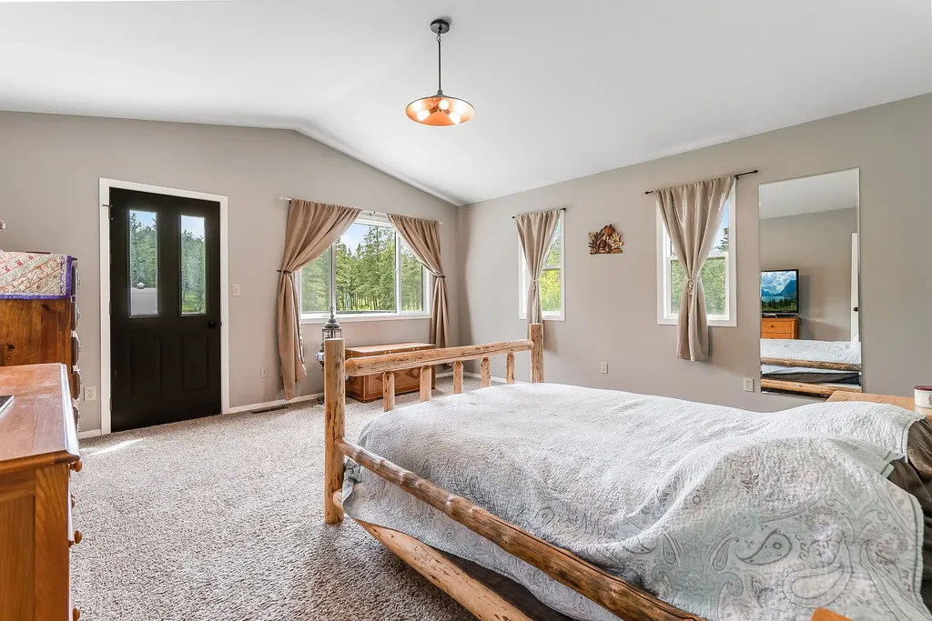 405 Buffalo Trail Somers MT 59932