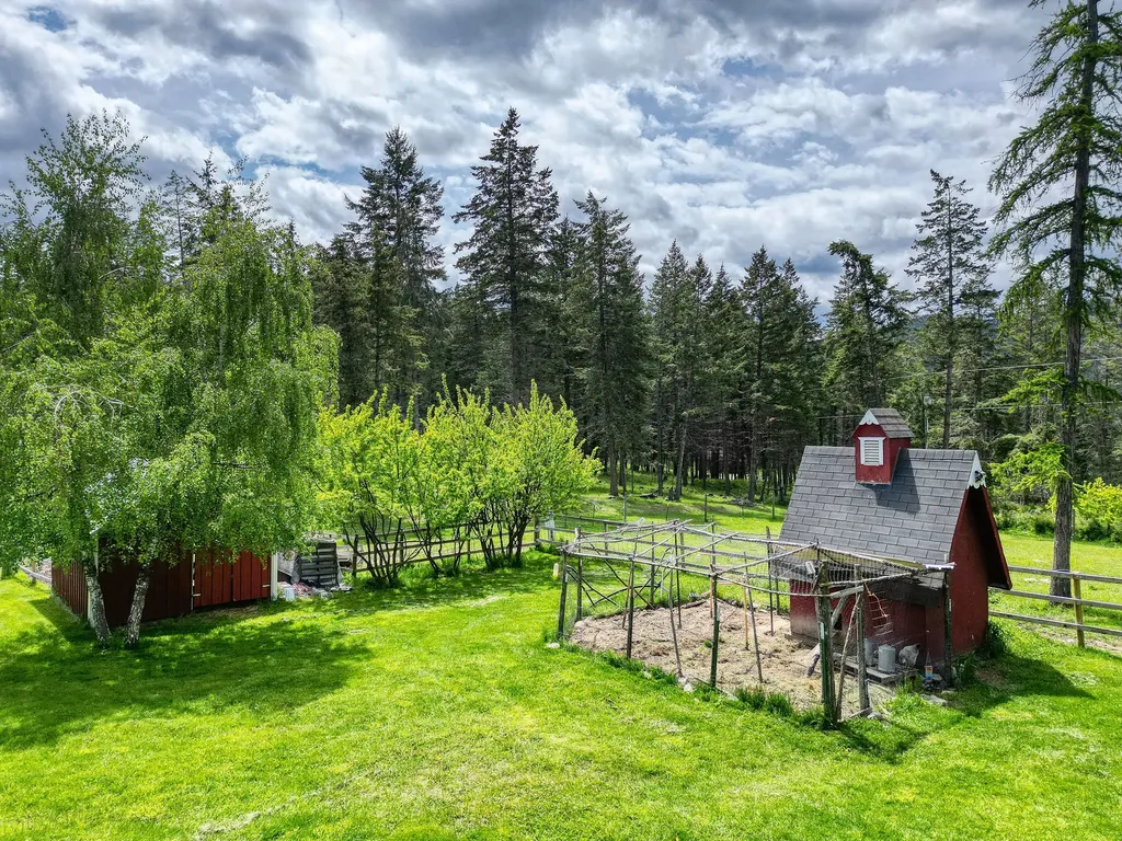 405 Buffalo Trail Somers MT 59932