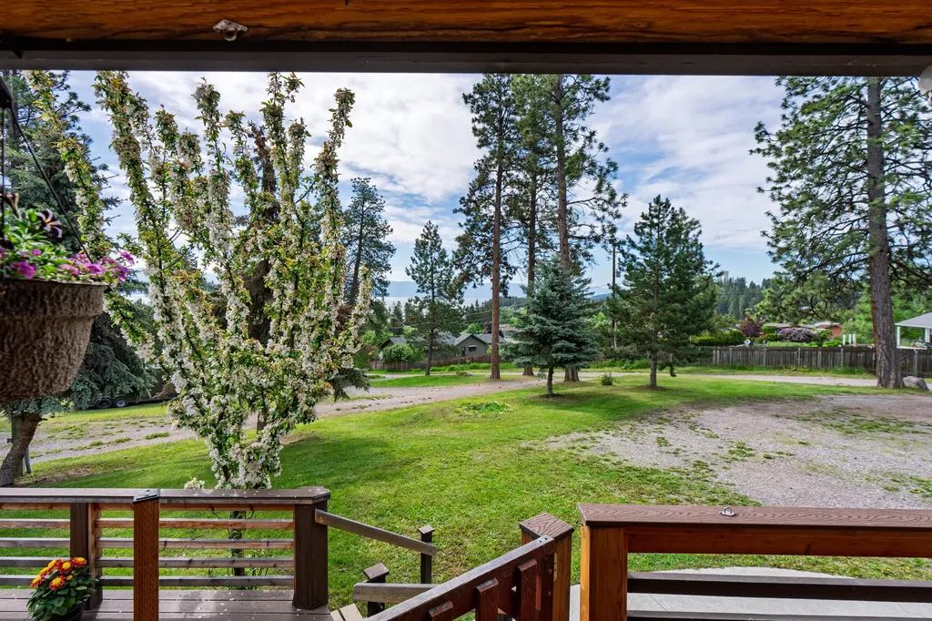 161 Pineview Drive Lakeside MT 59922
