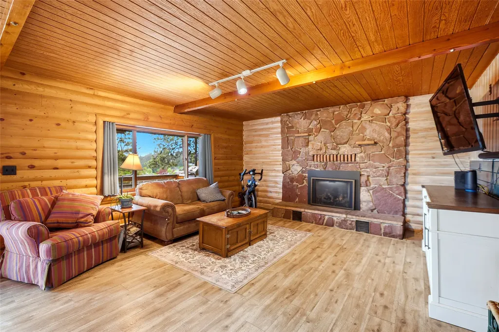 161 Pineview Drive Lakeside MT 59922