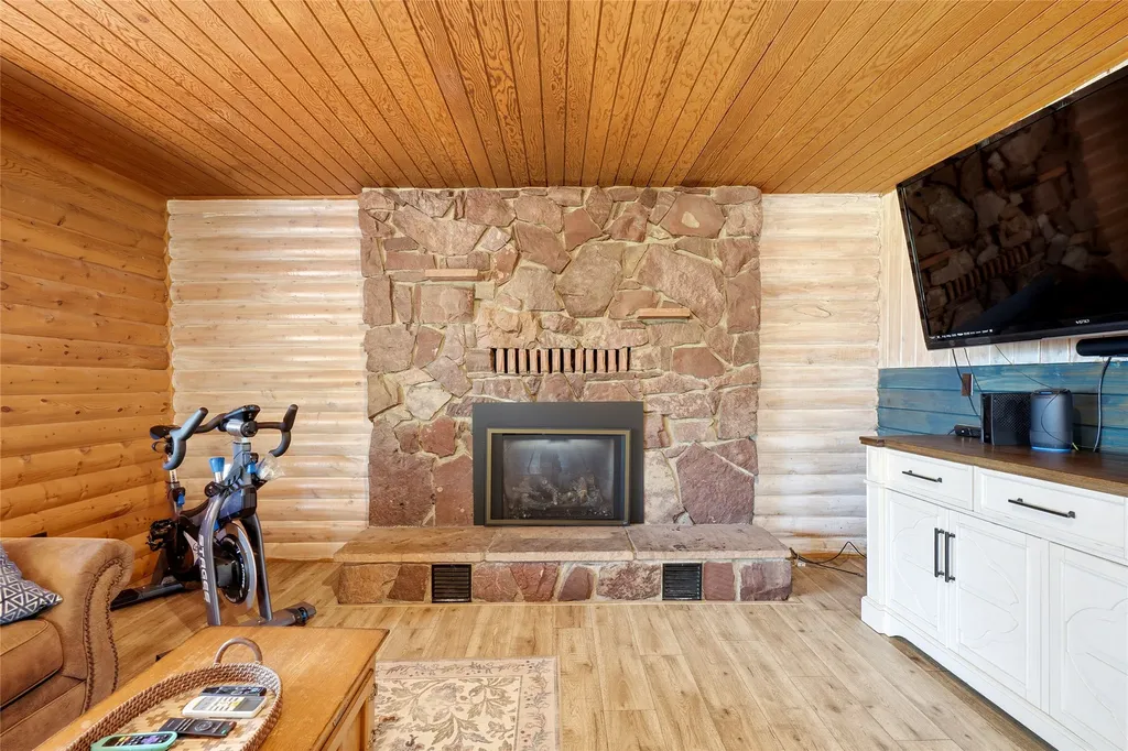 161 Pineview Drive Lakeside MT 59922