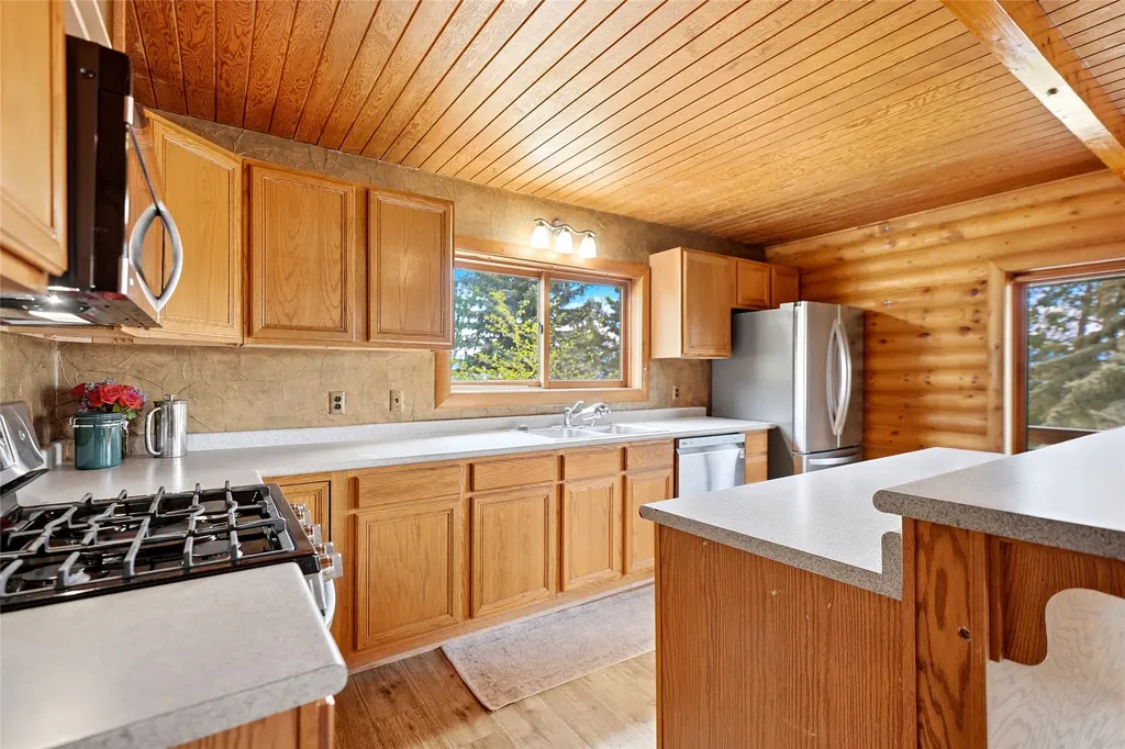 161 Pineview Drive Lakeside MT 59922