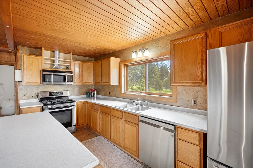161 Pineview Drive Lakeside MT 59922