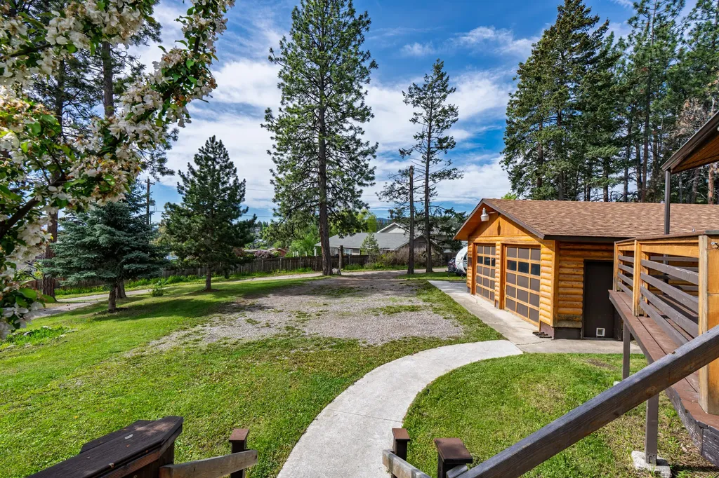 161 Pineview Drive Lakeside MT 59922